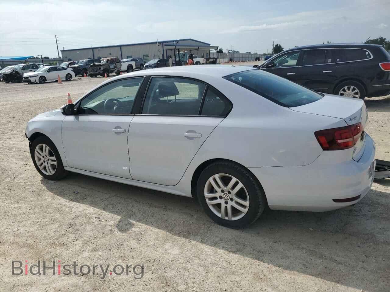 2018 VOLKSWAGEN JETTA - VIN: 3VW2B7AJ7JM242007 - Фото 2