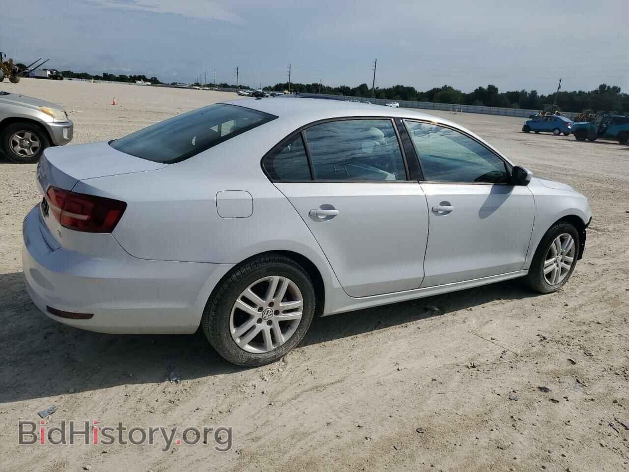 2018 VOLKSWAGEN JETTA - VIN: 3VW2B7AJ7JM242007 - Фото 3