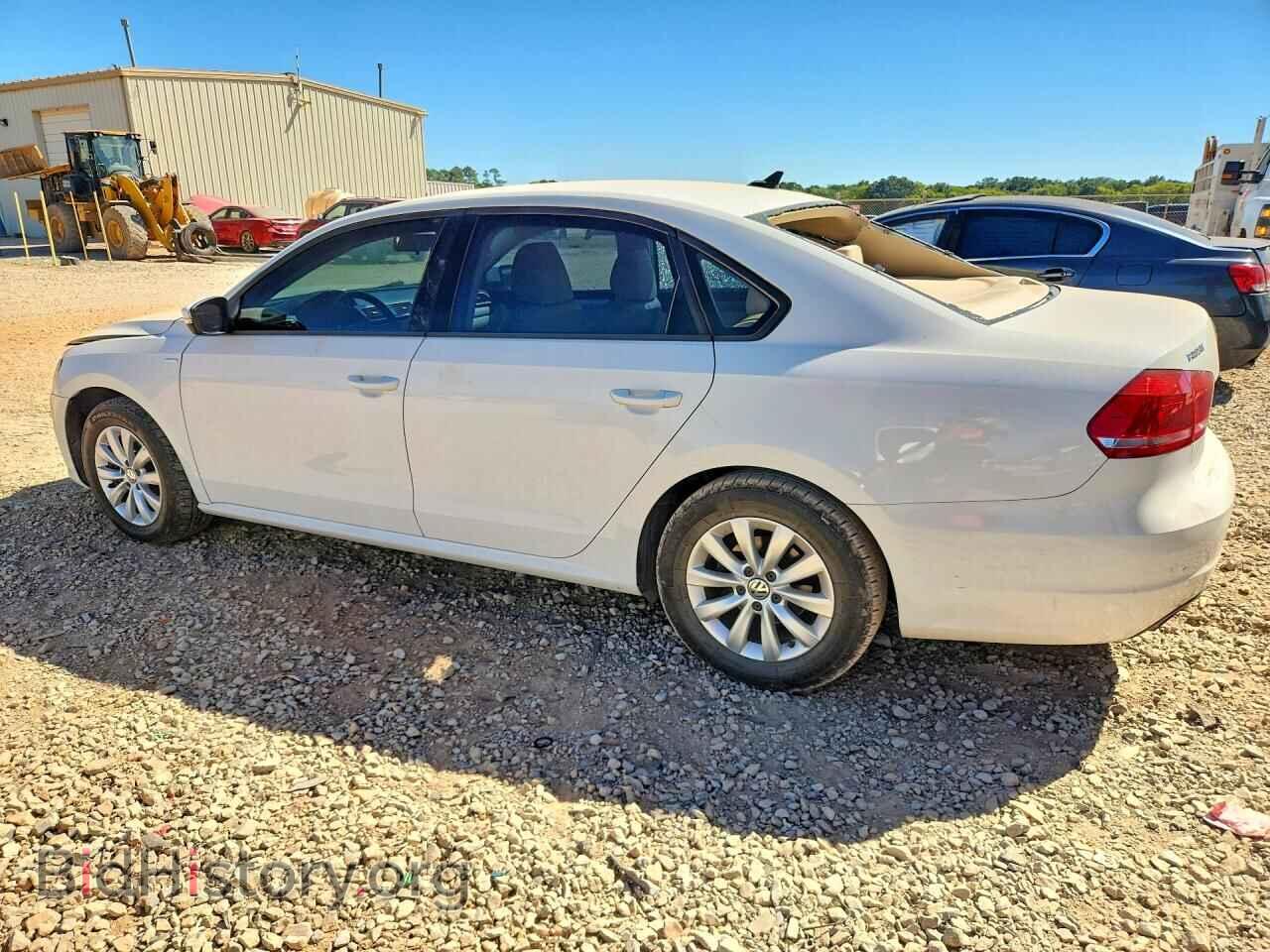 2015 VOLKSWAGEN PASSAT - VIN: 1VWAT7A37FC061475 - Фото 2