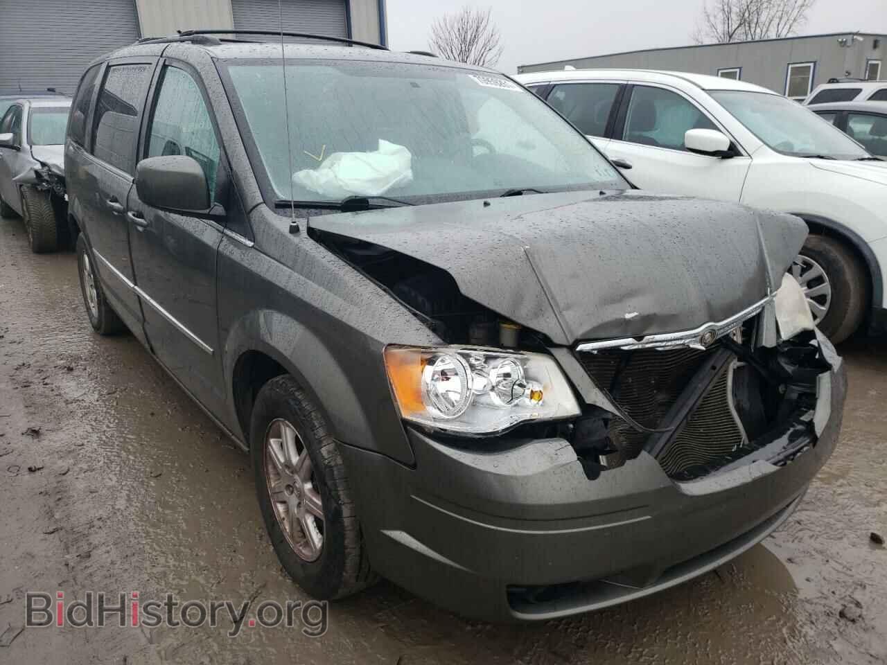 Photo 2A4RR8D13AR367944 - CHRYSLER MINIVAN 2010