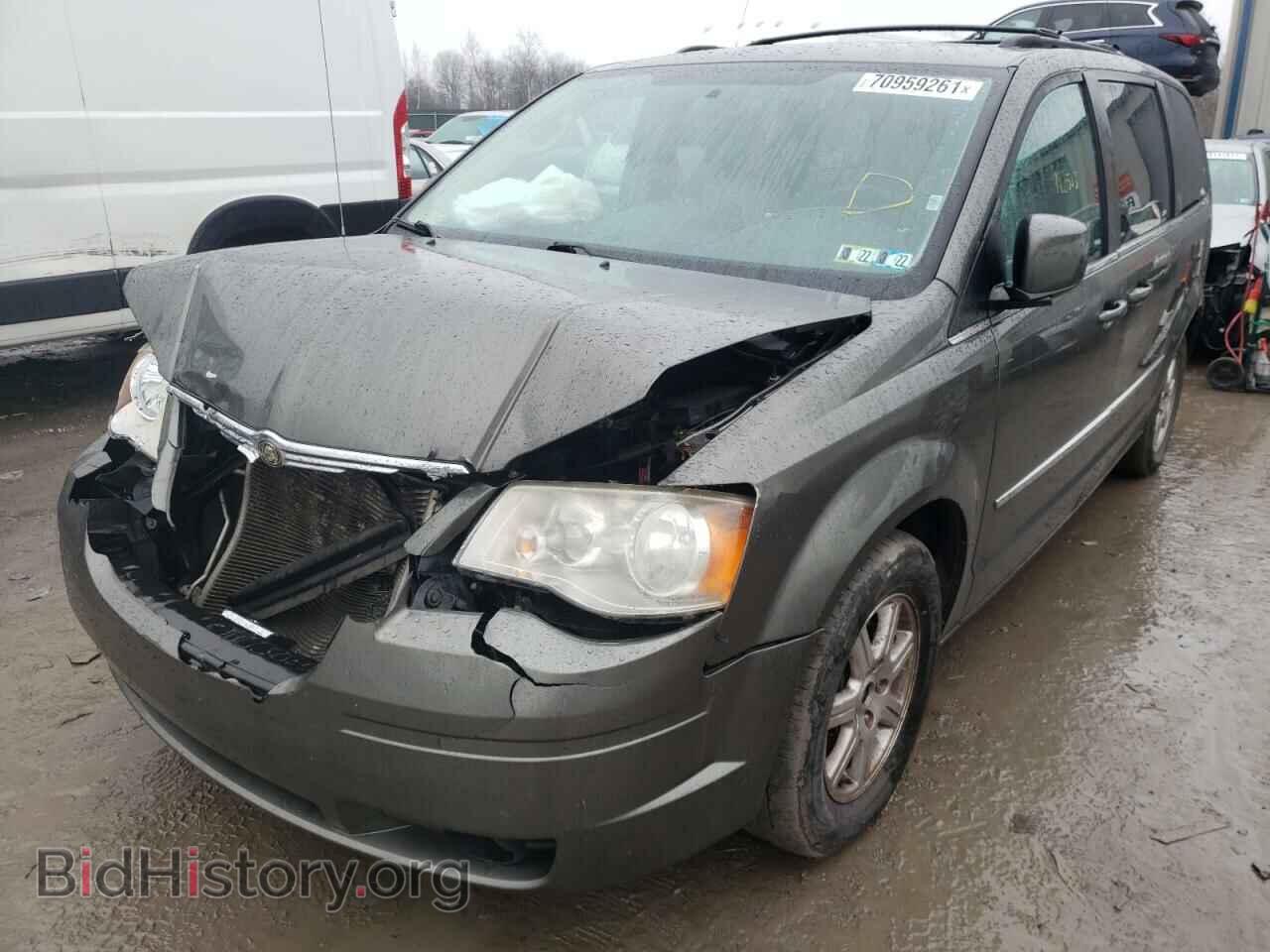 2010 CHRYSLER MINIVAN - VIN: 2A4RR8D13AR367944 - Фото 2