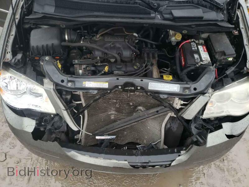 2010 Chrysler MINIVAN (VIN 2A4RR8D13AR367944) — photo 7 of 10