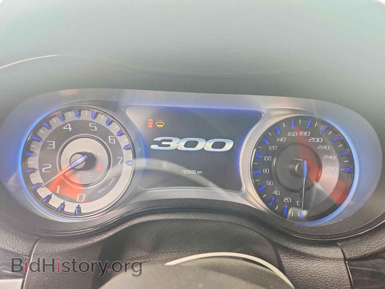 2018 CHRYSLER 300 - VIN: 2C3CCABG0JH195474 - Photo 9
