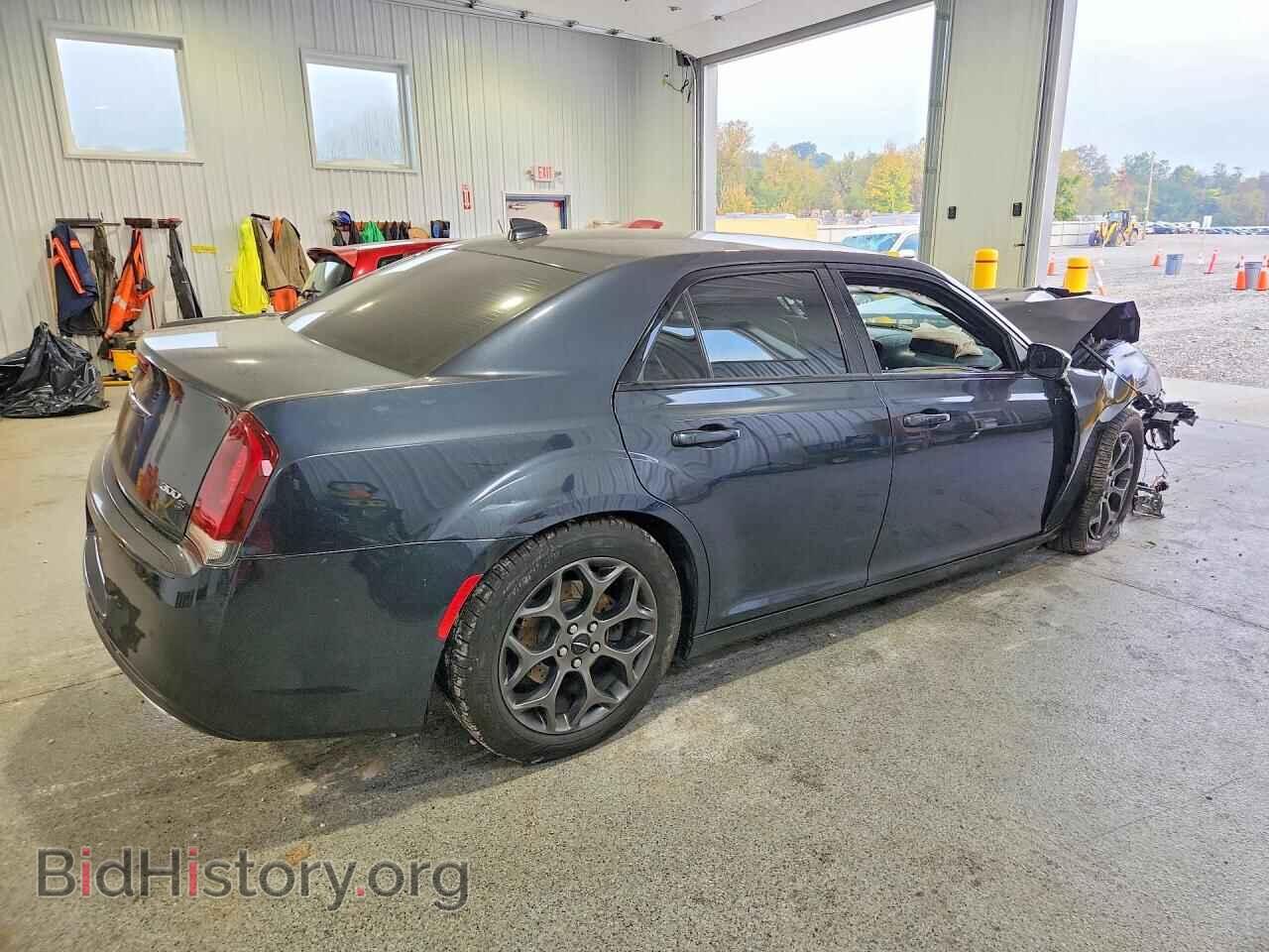 2018 Chrysler 300 (VIN 2C3CCAGGXJH127546) — photo 3 of 12