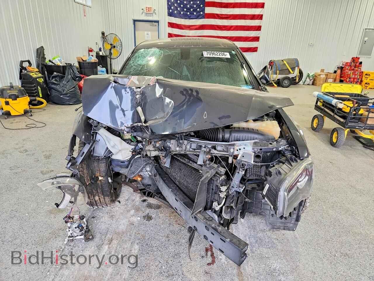 2018 Chrysler 300 (VIN 2C3CCAGGXJH127546) — photo 5 of 12