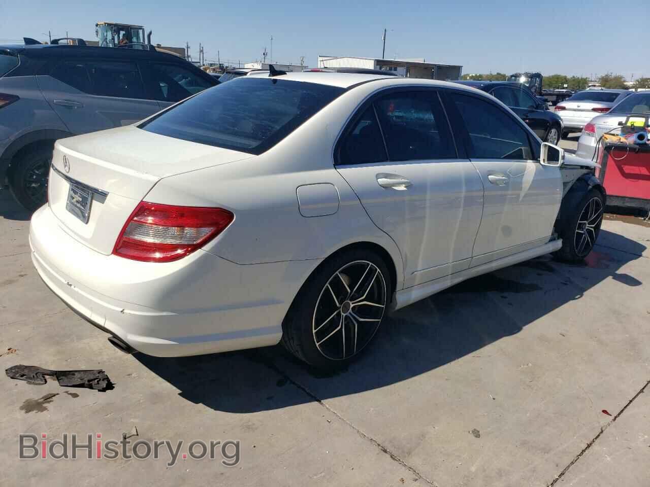 2011 MERCEDES-BENZ C-CLASS - VIN: WDDGF5EB5BR152011 - Фото 3