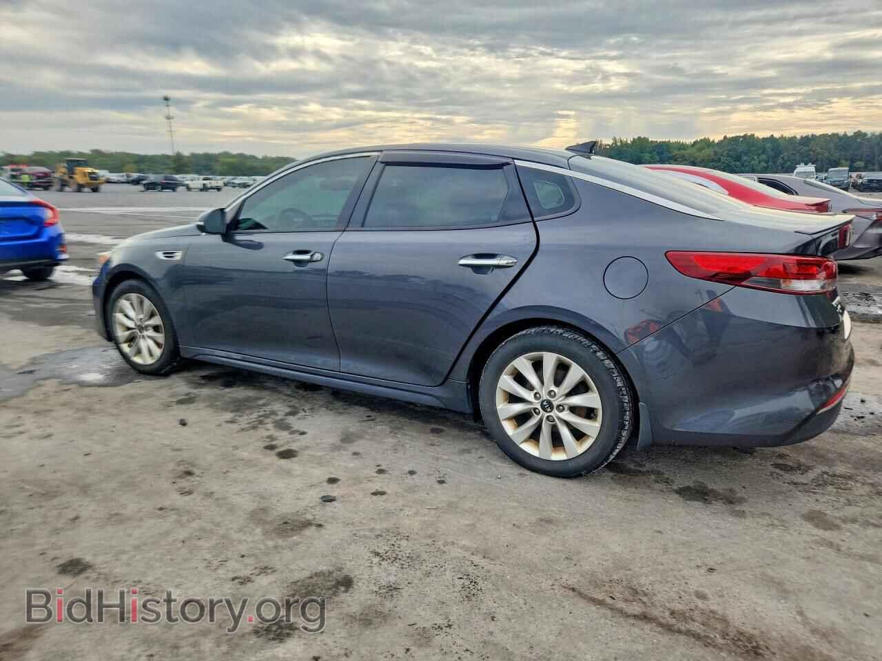 2018 KIA OPTIMA - VIN: 5XXGT4L39JG242949 - Фото 2
