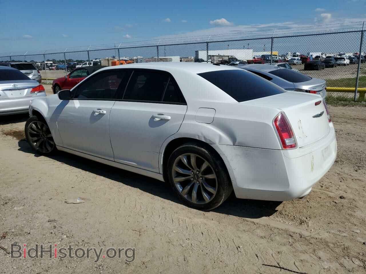 2014 CHRYSLER 300 - VIN: 2C3CCABG1EH336235 - Фото 2