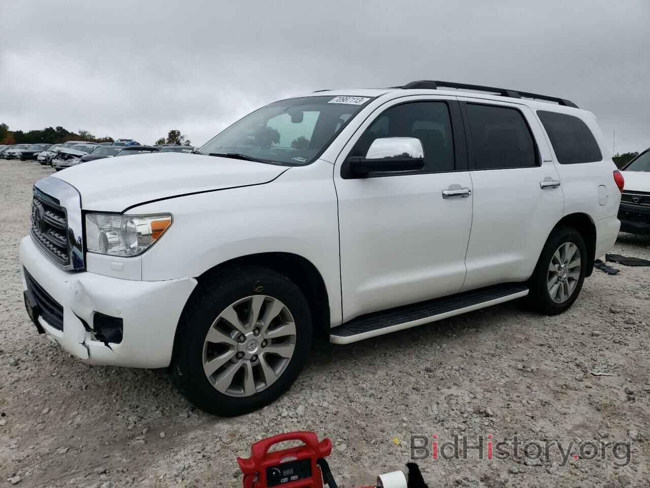Photo 5TDJY5G19BS043101 - TOYOTA SEQUOIA 2011