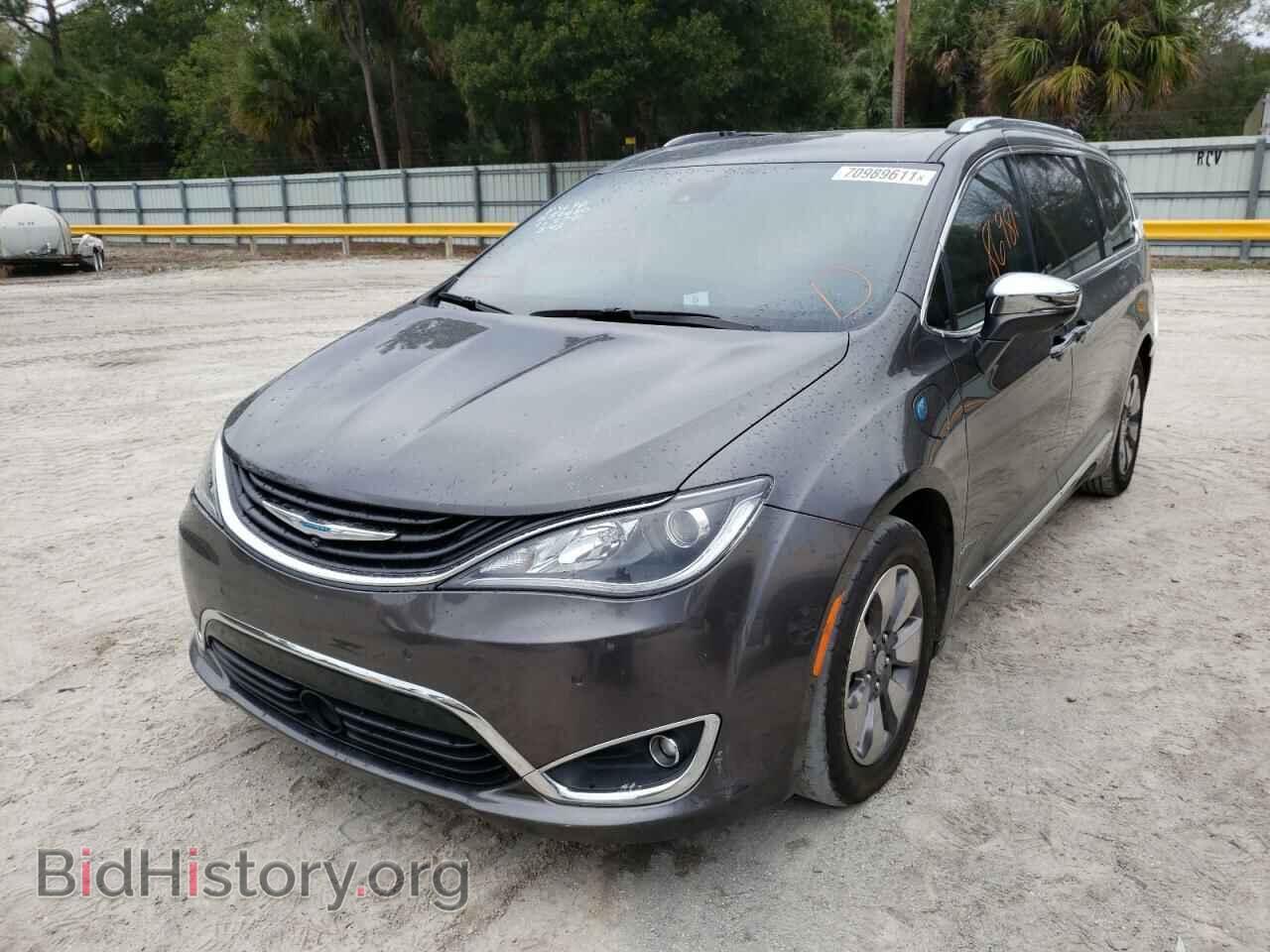 2017 CHRYSLER PACIFICA - VIN: 2C4RC1N78HR689507 - Photo 2