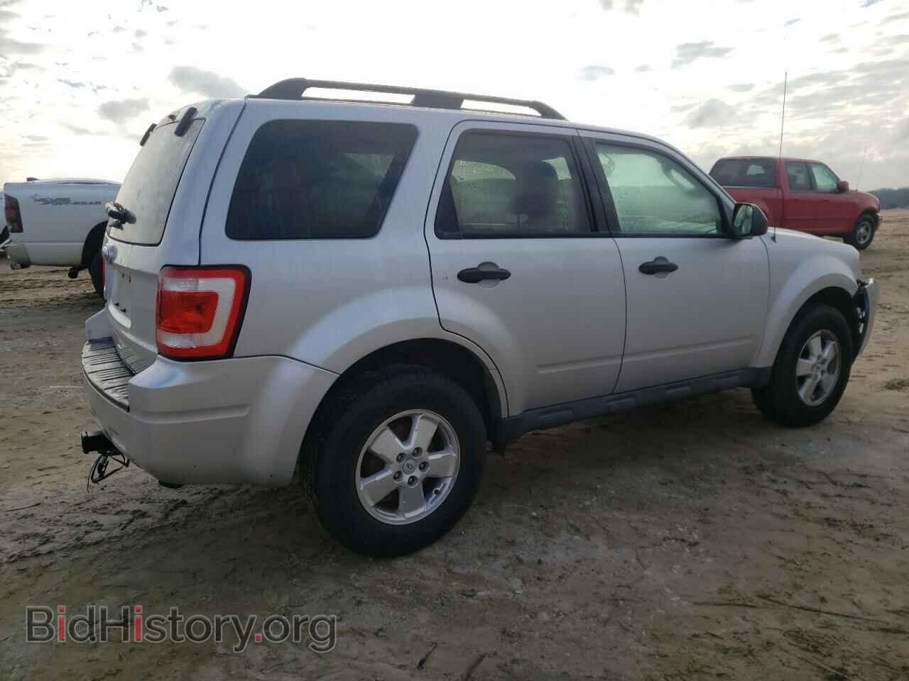 2011 FORD ESCAPE - VIN: 1FMCU0D71BKC25720 - Фото 3