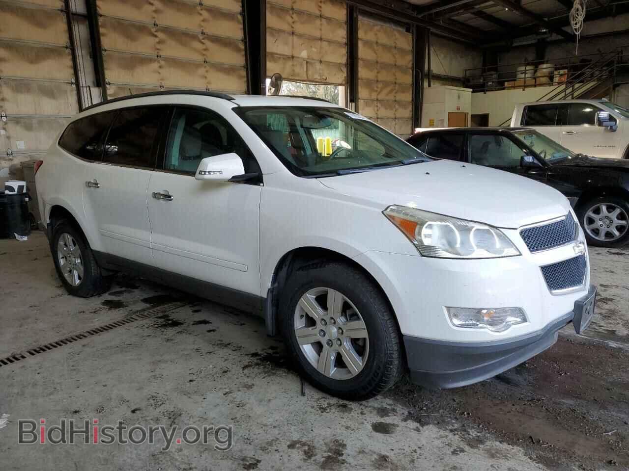 2011 CHEVROLET TRAVERSE - VIN: 1GNKVJED2BJ111925 - Фото 4