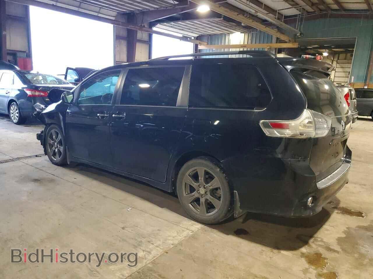 2017 TOYOTA SIENNA - VIN: 5TDXZ3DC6HS870919 - Фото 2