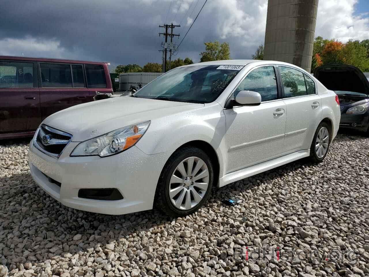 Photo 4S3BMCJ69B3215203 - SUBARU LEGACY 2011