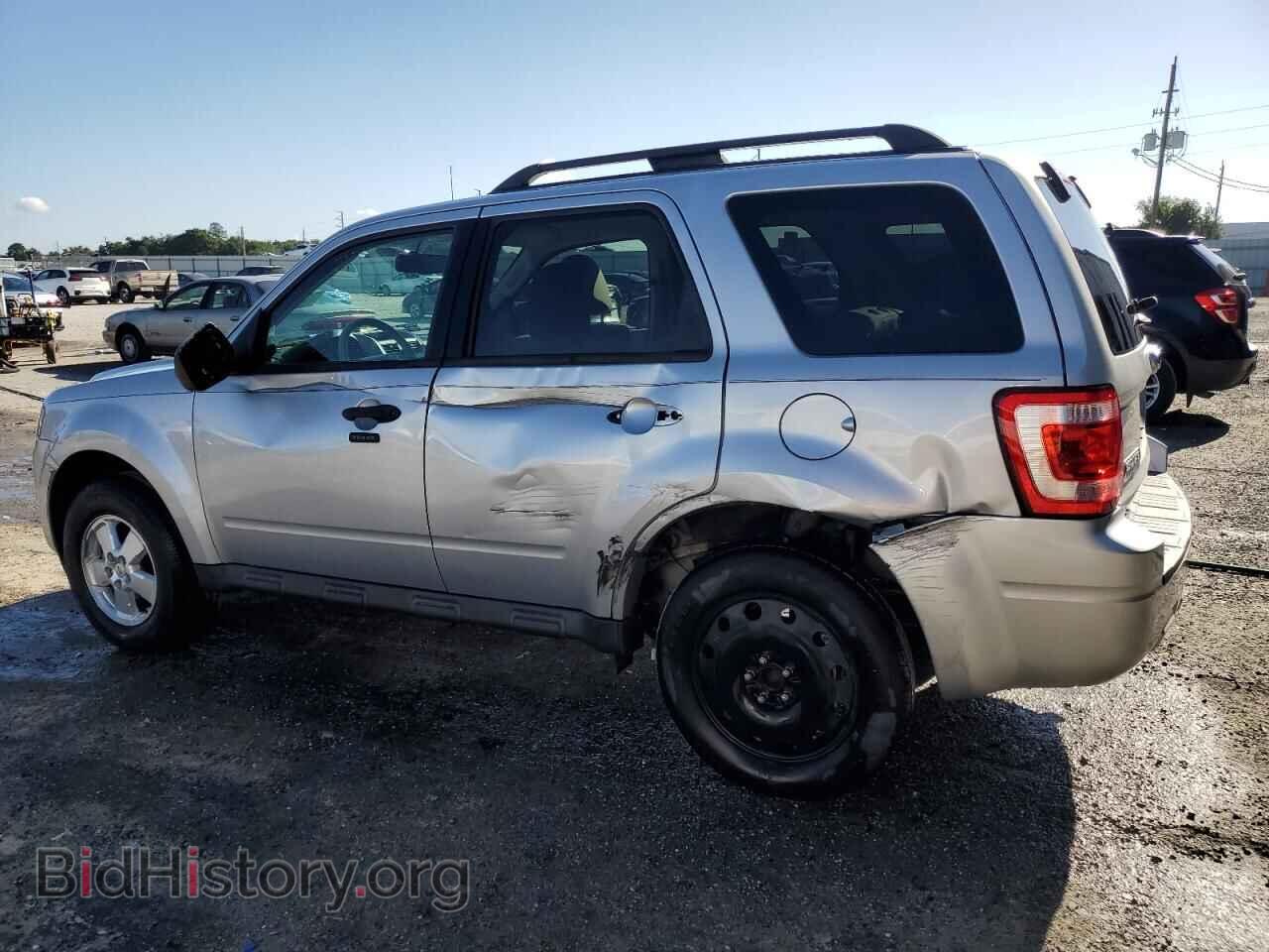 2011 FORD ESCAPE - VIN: 1FMCU0D70BKB57779 - Фото 2