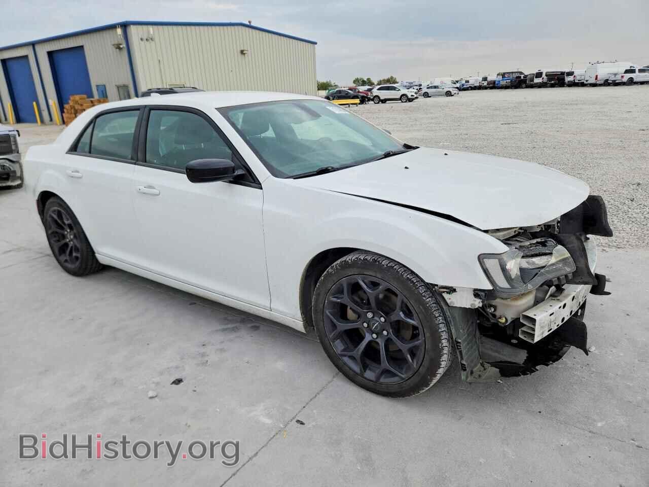 2019 CHRYSLER 300 - VIN: 2C3CCAAG3KH746208 - Photo 4