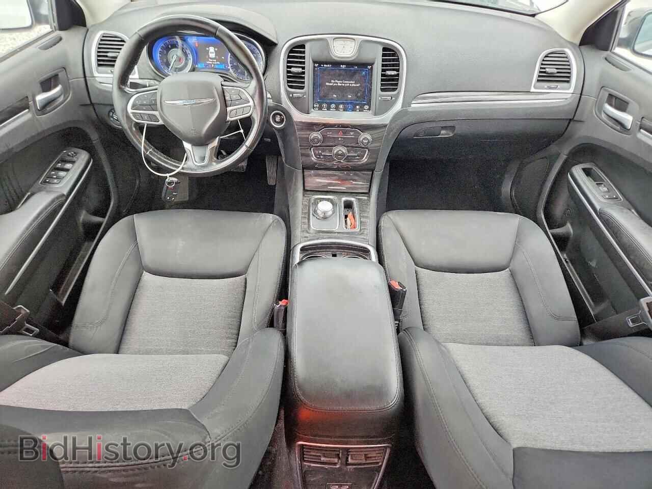 2019 CHRYSLER 300 - VIN: 2C3CCAAG3KH746208 - Photo 8