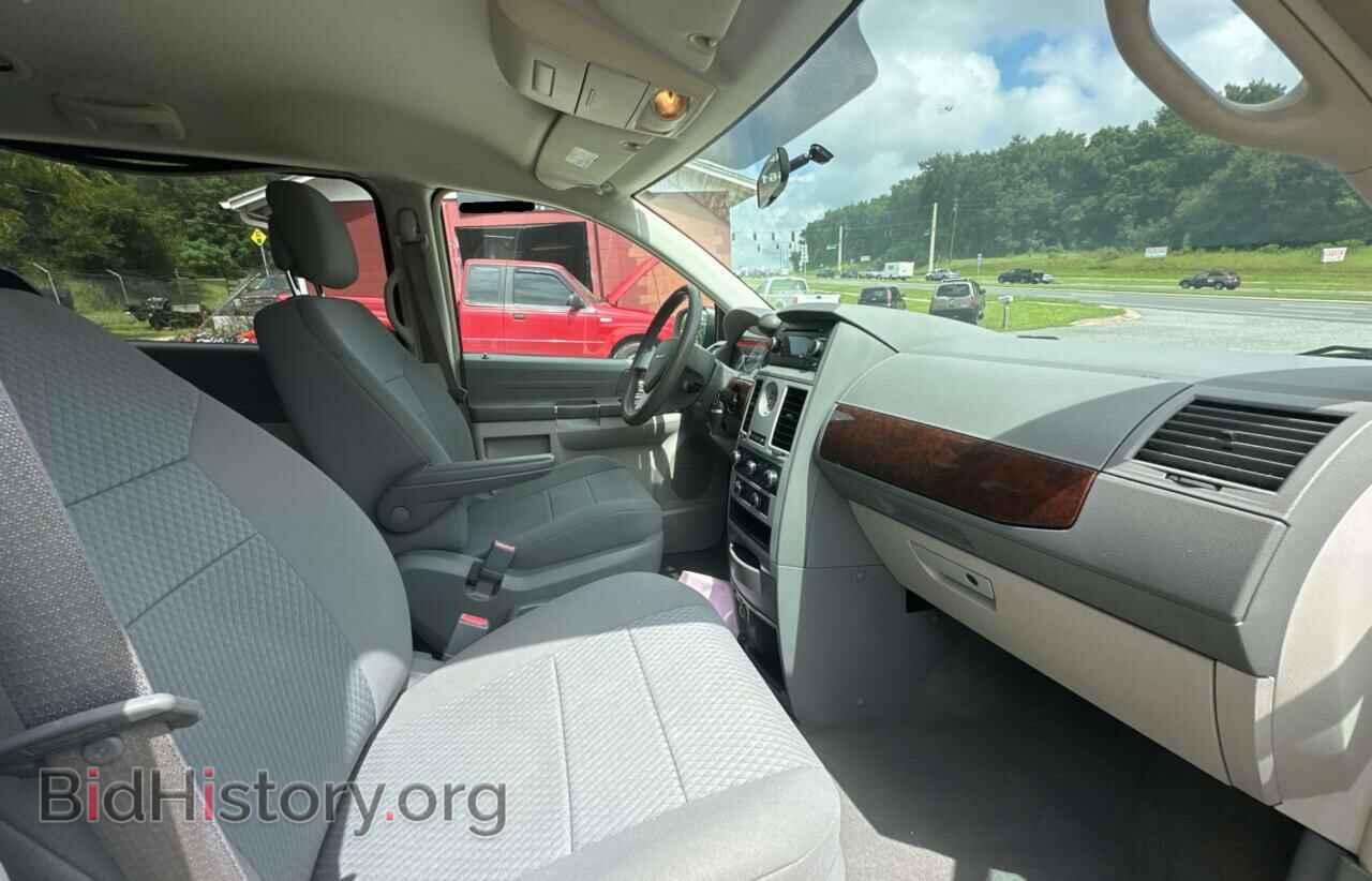 2010 CHRYSLER MINIVAN - VIN: 2A4RR2D17AR392276 - Фото 5