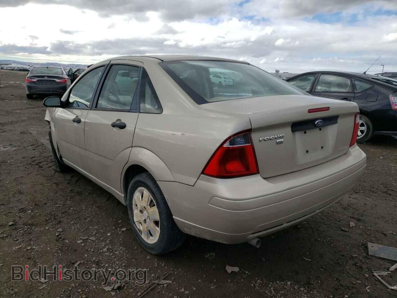 2007 FORD FOCUS - VIN: 1FAHP34N87W333713 - Фото 3