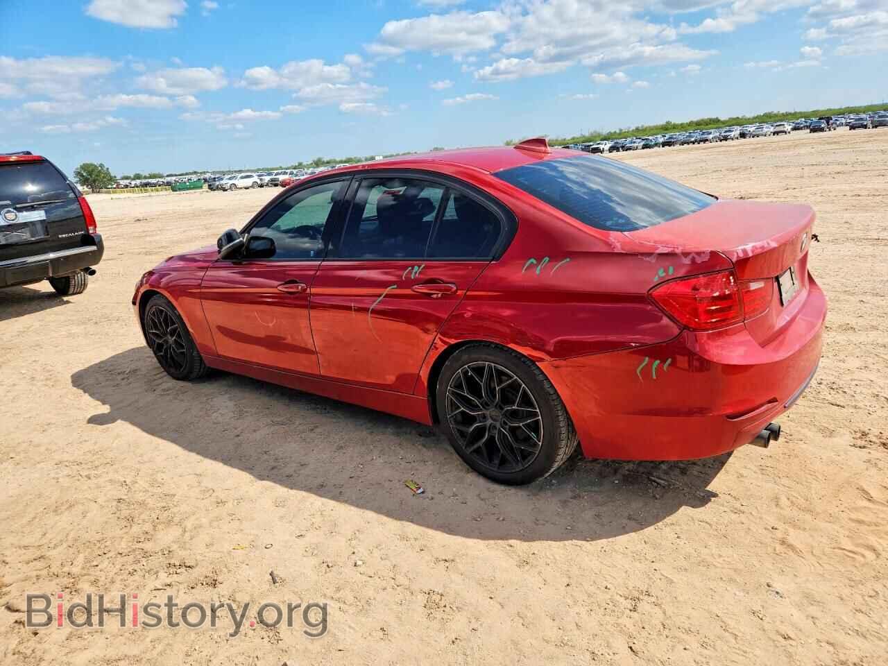 2013 BMW 3 SERIES - VIN: WBA3A5C57DF359103 - Фото 2