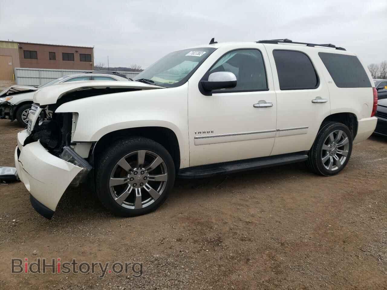 Photo 1GNUKCE08AR110885 - CHEVROLET TAHOE 2010