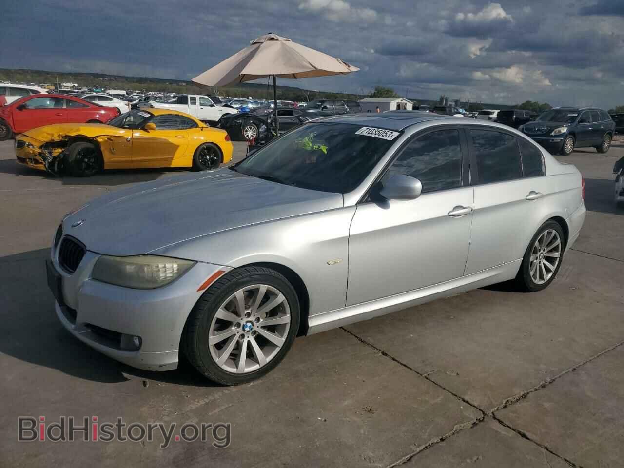 Photo WBAPH7C53BE673861 - BMW 3 SERIES 2011