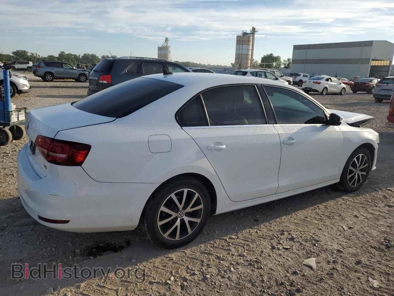 2017 VOLKSWAGEN JETTA - VIN: 3VWDB7AJ6HM332090 - Фото 3