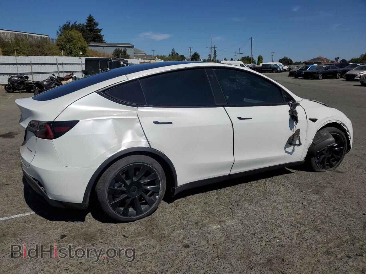 2022 TESLA MODEL Y - VIN: 7SAYGAEE7NF429785 - Фото 3