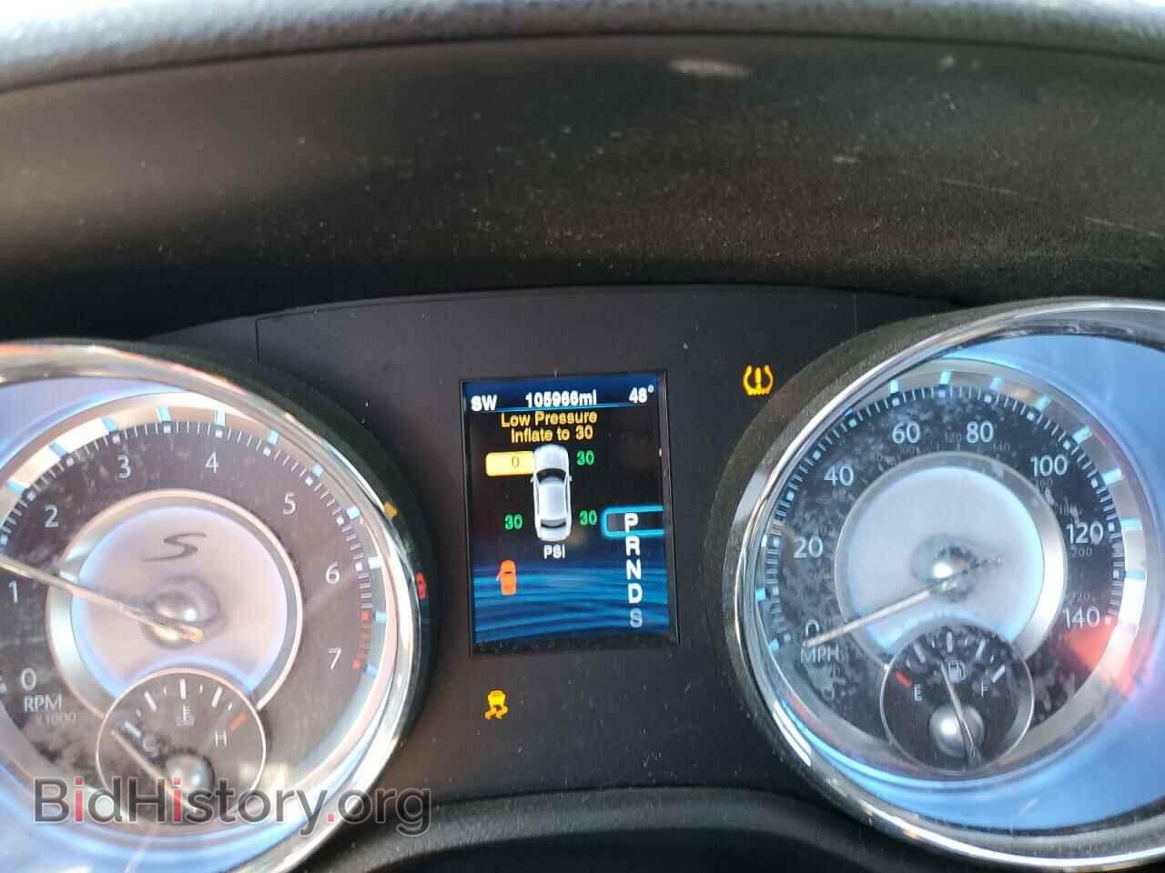 2014 CHRYSLER 300 - VIN: 2C3CCAGG0EH379165 - Фото 9