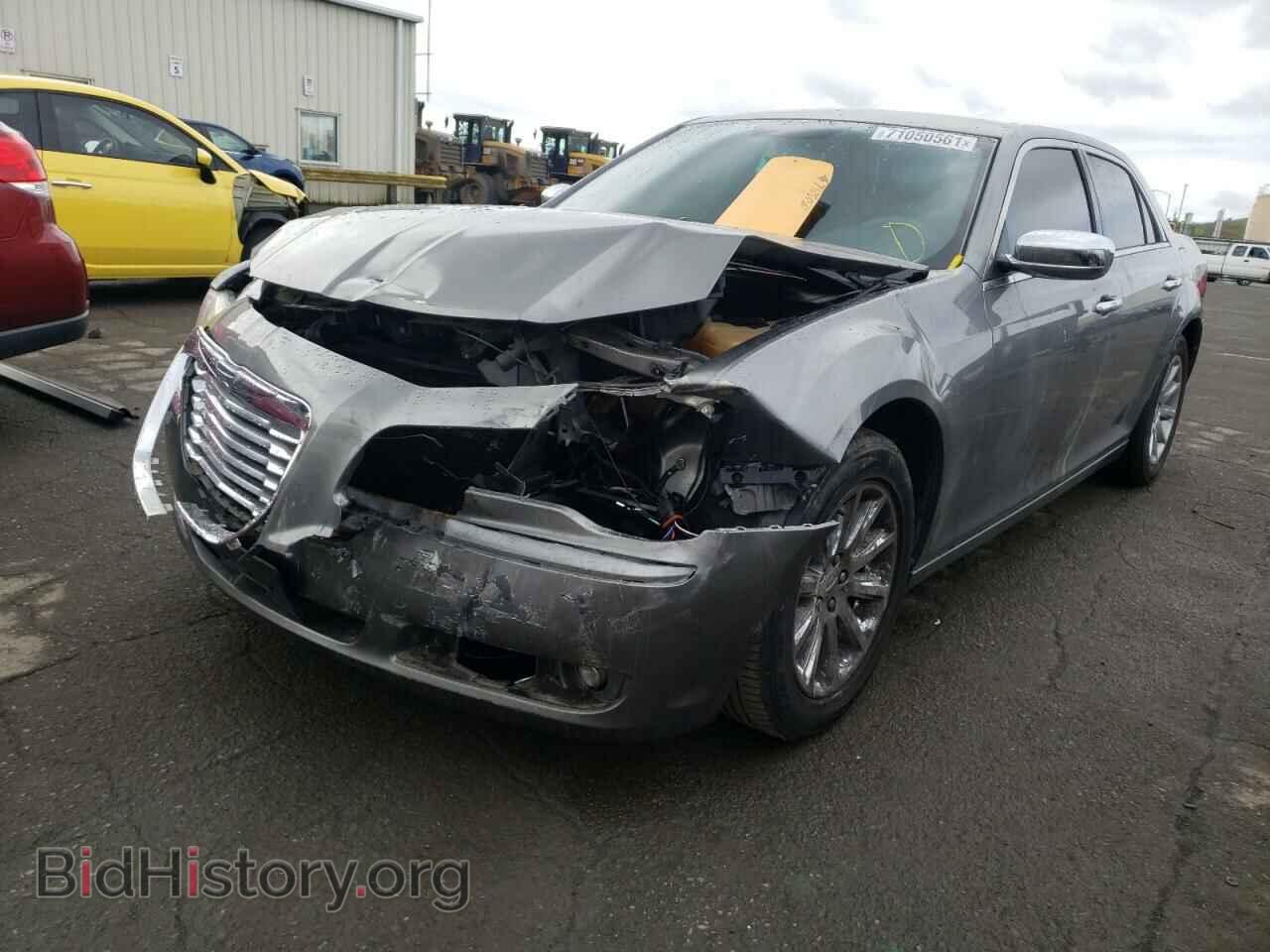 2011 CHRYSLER 300 - VIN: 2C3CA5CG7BH557961 - Фото 2
