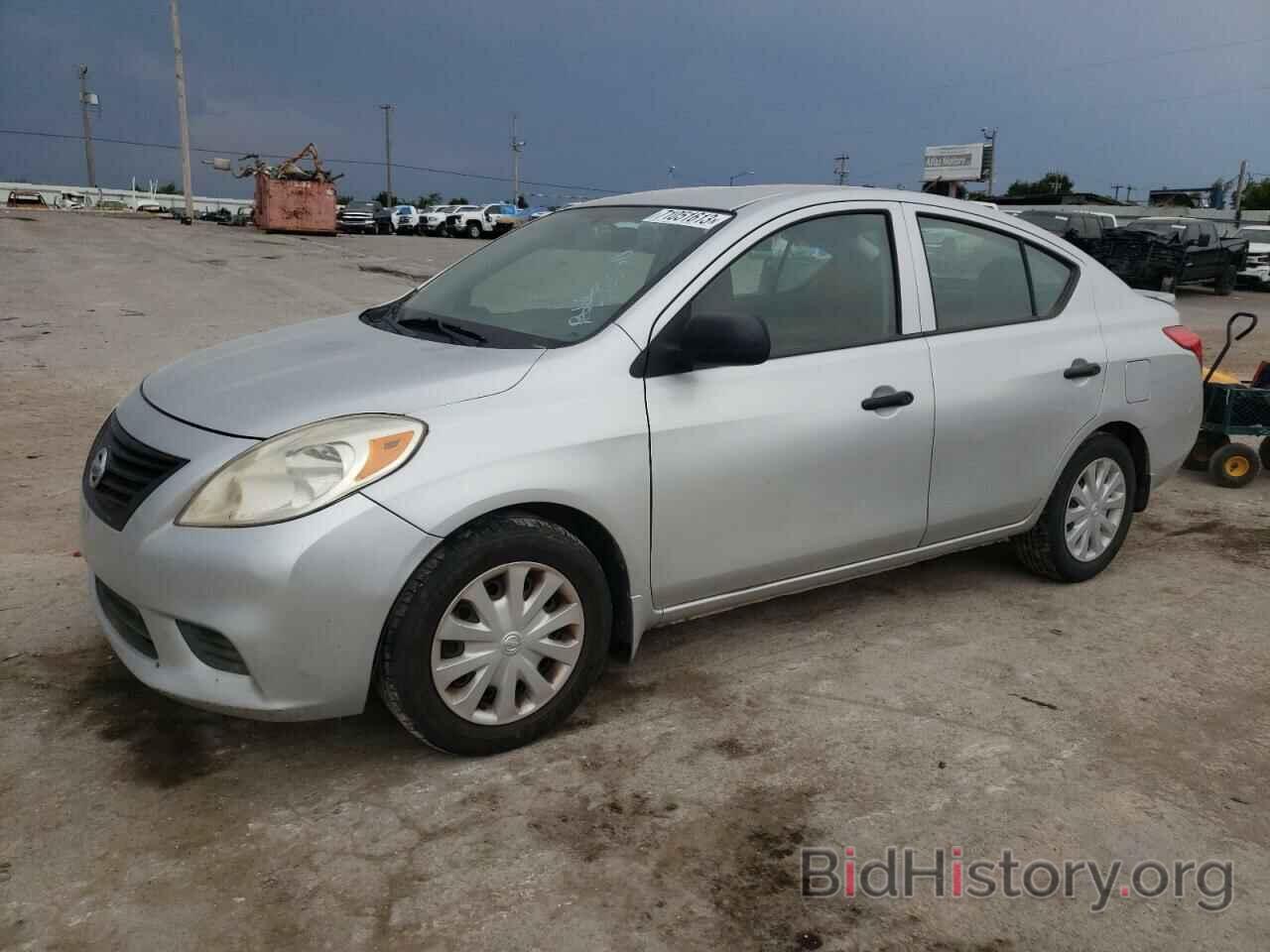 Nissan Versa 2014