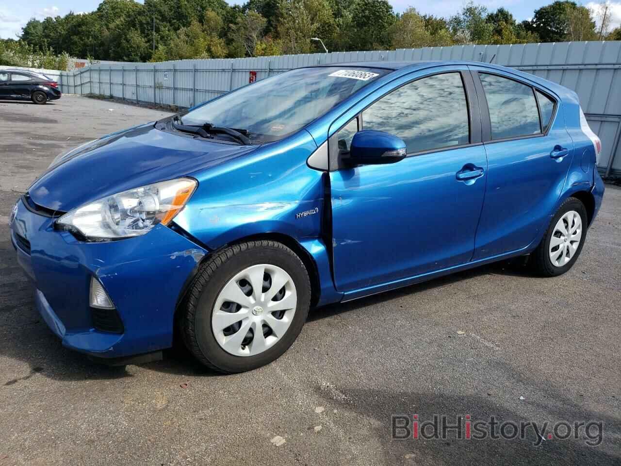 Toyota Prius c 2014