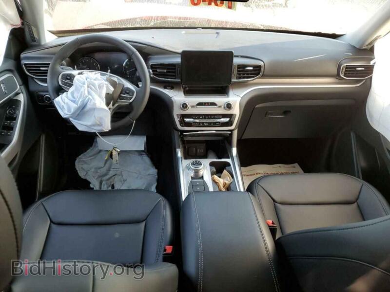 2024 Ford EXPLORER (VIN 1FMSK8DH9RGA35038) — photo 8 of 14