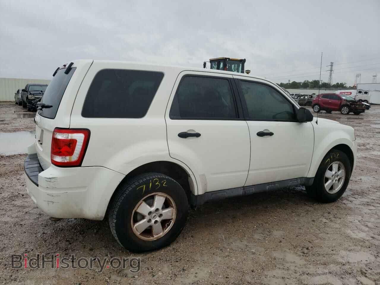 2011 FORD ESCAPE - VIN: 1FMCU0C74BKC29472 - Фото 3