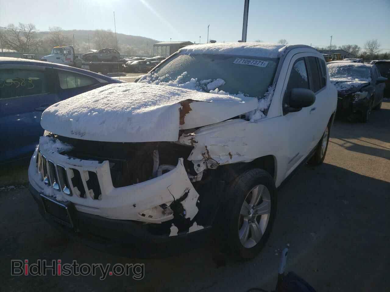 2016 JEEP COMPASS - VIN: 1C4NJDBB9GD520340 - Photo 2