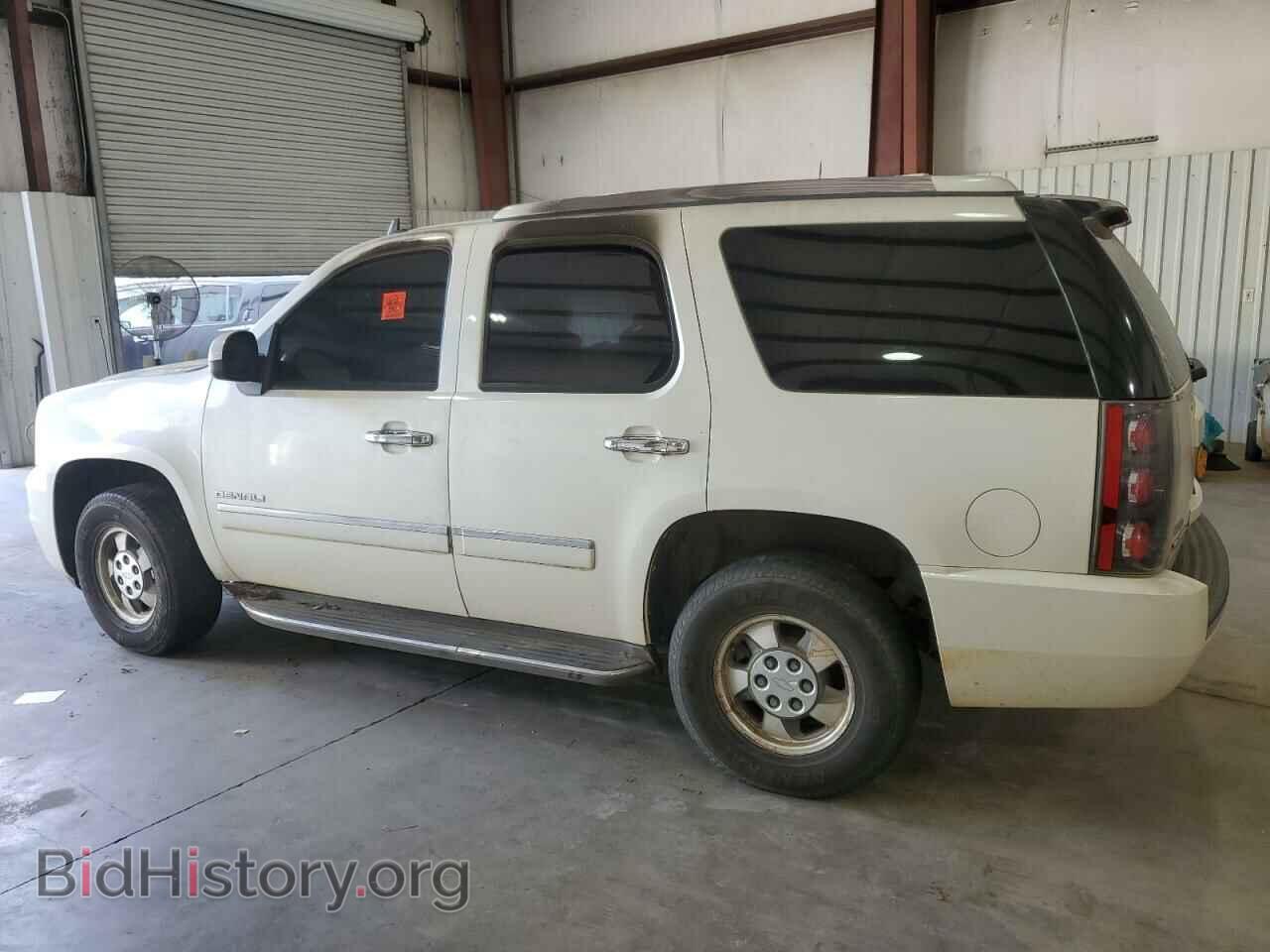 2011 GMC YUKON - VIN: 1GKS1EEF5BR398566 - Photo 2