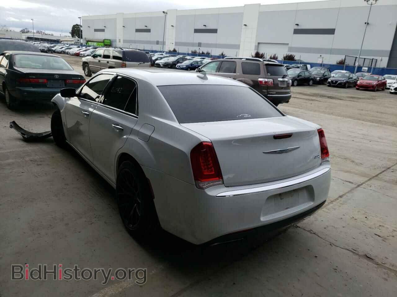 2017 CHRYSLER 300 - VIN: 2C3CCAEG9HH566296 - Фото 3