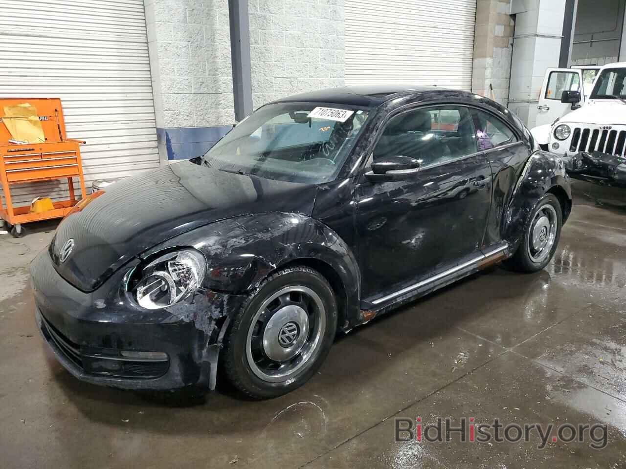 Photo 3VWJX7AT6DM613130 - VOLKSWAGEN BEETLE 2013