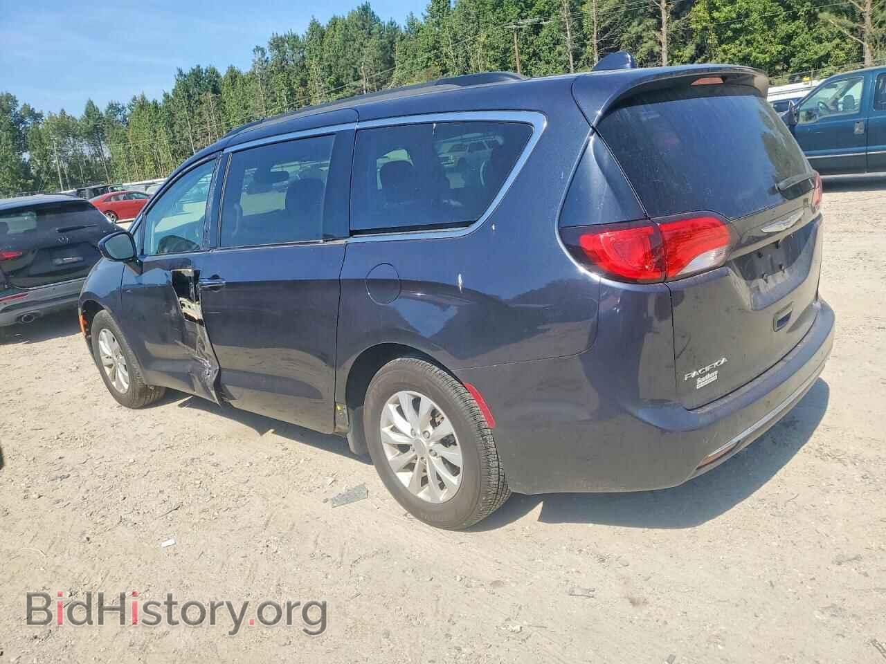 2019 CHRYSLER PACIFICA - VIN: 2C4RC1FG2KR738061 - Photo 2
