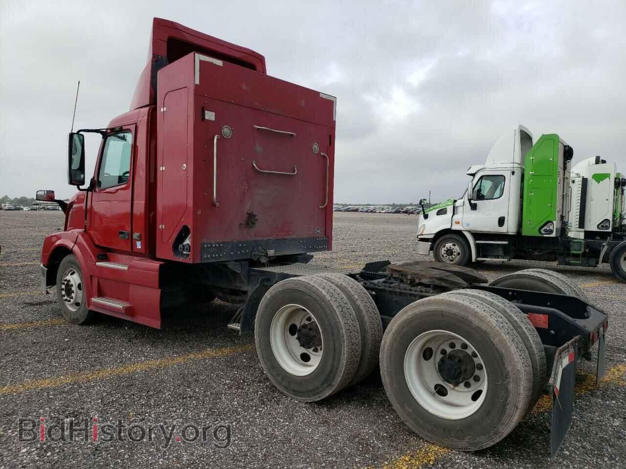 2016 VOLVO VN - VIN: 4V5NC9UG3GN929881 - Фото 3