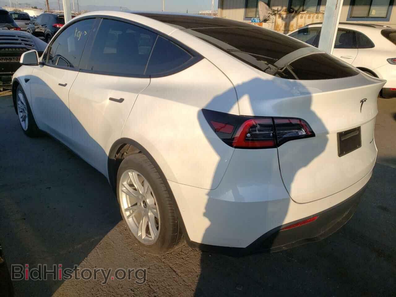 2020 TESLA MODEL Y - VIN: 5YJYGDEE7LF048045 - Фото 2