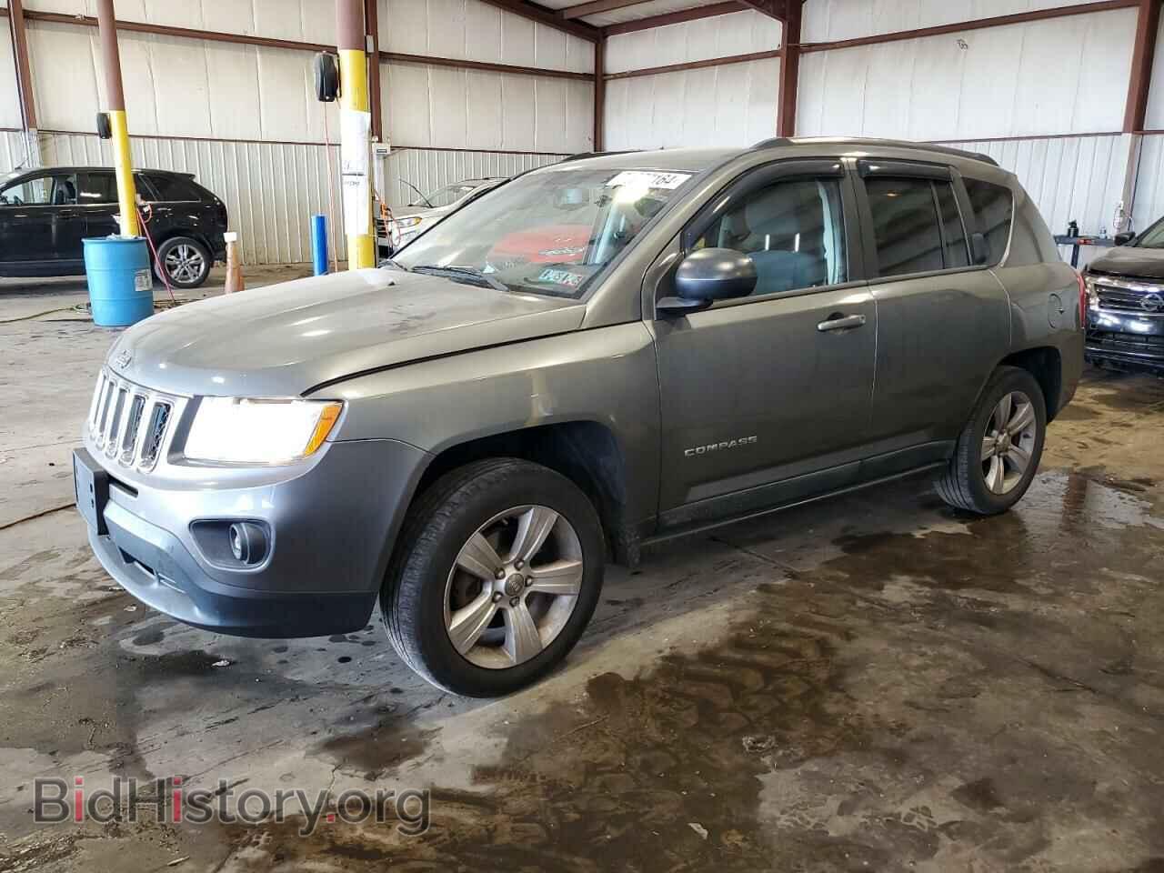 Photo 1J4NF1FB2BD206994 - JEEP COMPASS 2011