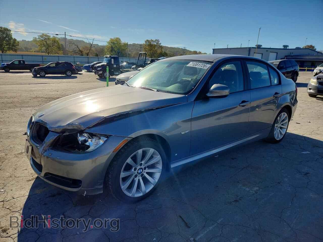 Фотография WBAPH7C53BA801281 - BMW 3 SERIES 2011