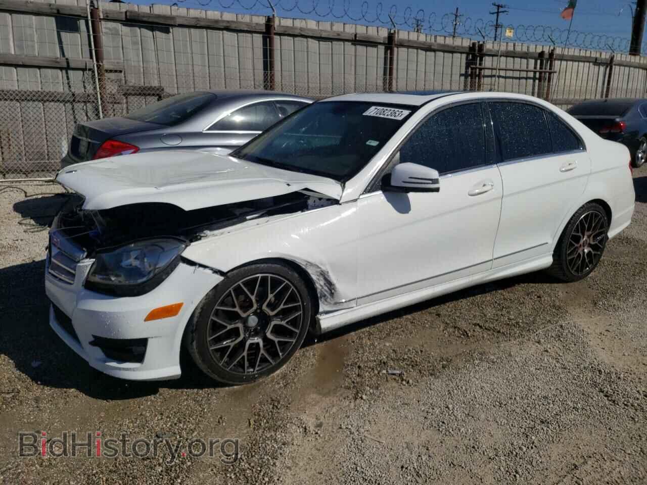 Photo WDDGF8AB2DR257423 - MERCEDES-BENZ C-CLASS 2013