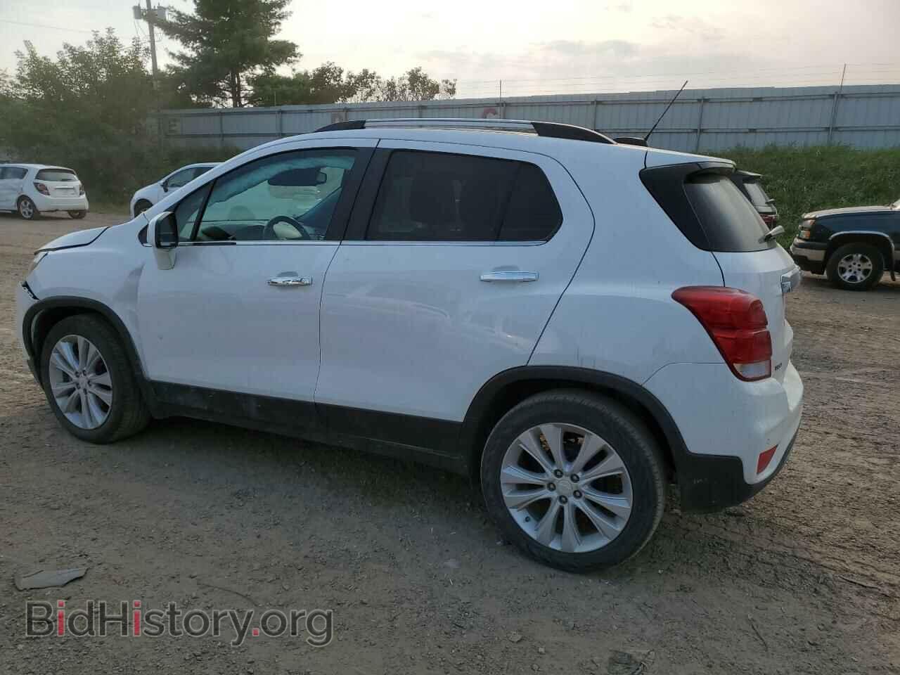 2020 CHEVROLET TRAX - VIN: 3GNCJMSB7LL338655 - Фото 2