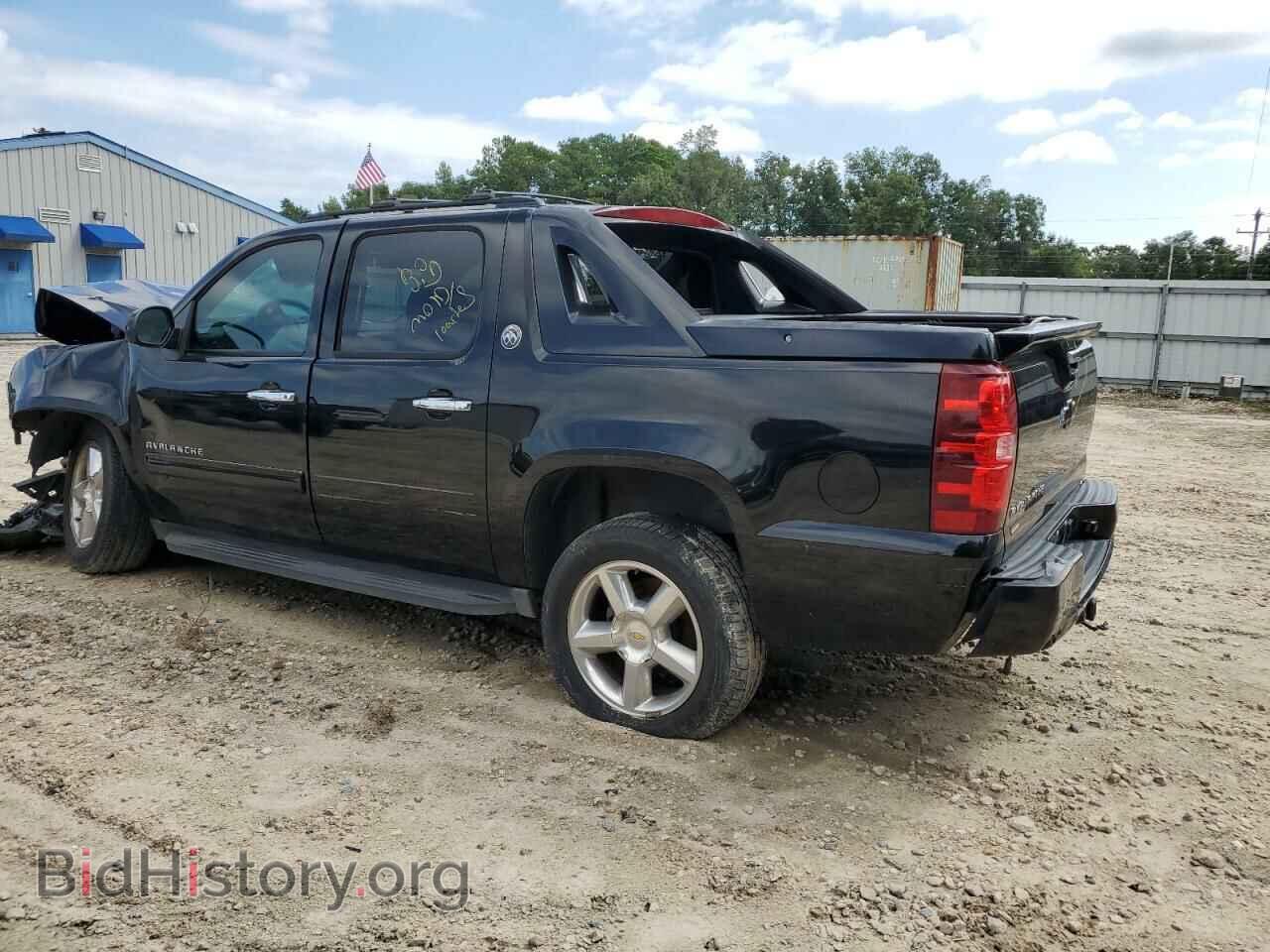 2013 CHEVROLET AVALANCHE - VIN: 3GNMCFE08DG119749 - Фото 2
