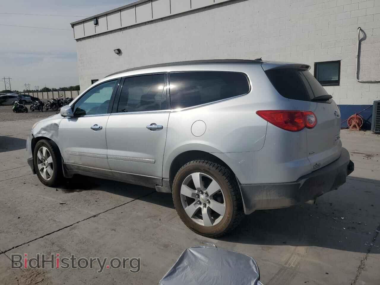 2012 CHEVROLET TRAVERSE - VIN: 1GNKVLED1CJ120757 - Фото 2