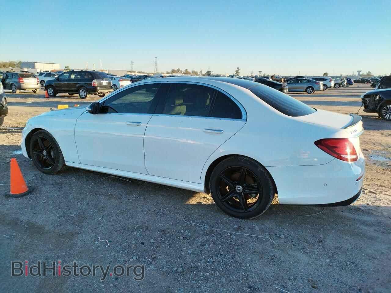 2017 MERCEDES-BENZ E-CLASS - VIN: WDDZF4JB8HA011529 - Фото 2
