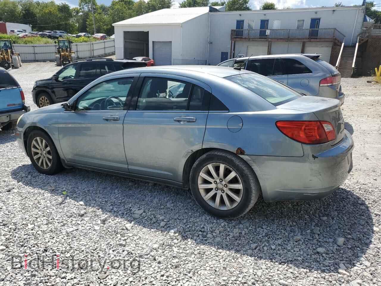 2010 CHRYSLER SEBRING - VIN: 1C3CC5FB5AN136501 - Фото 2