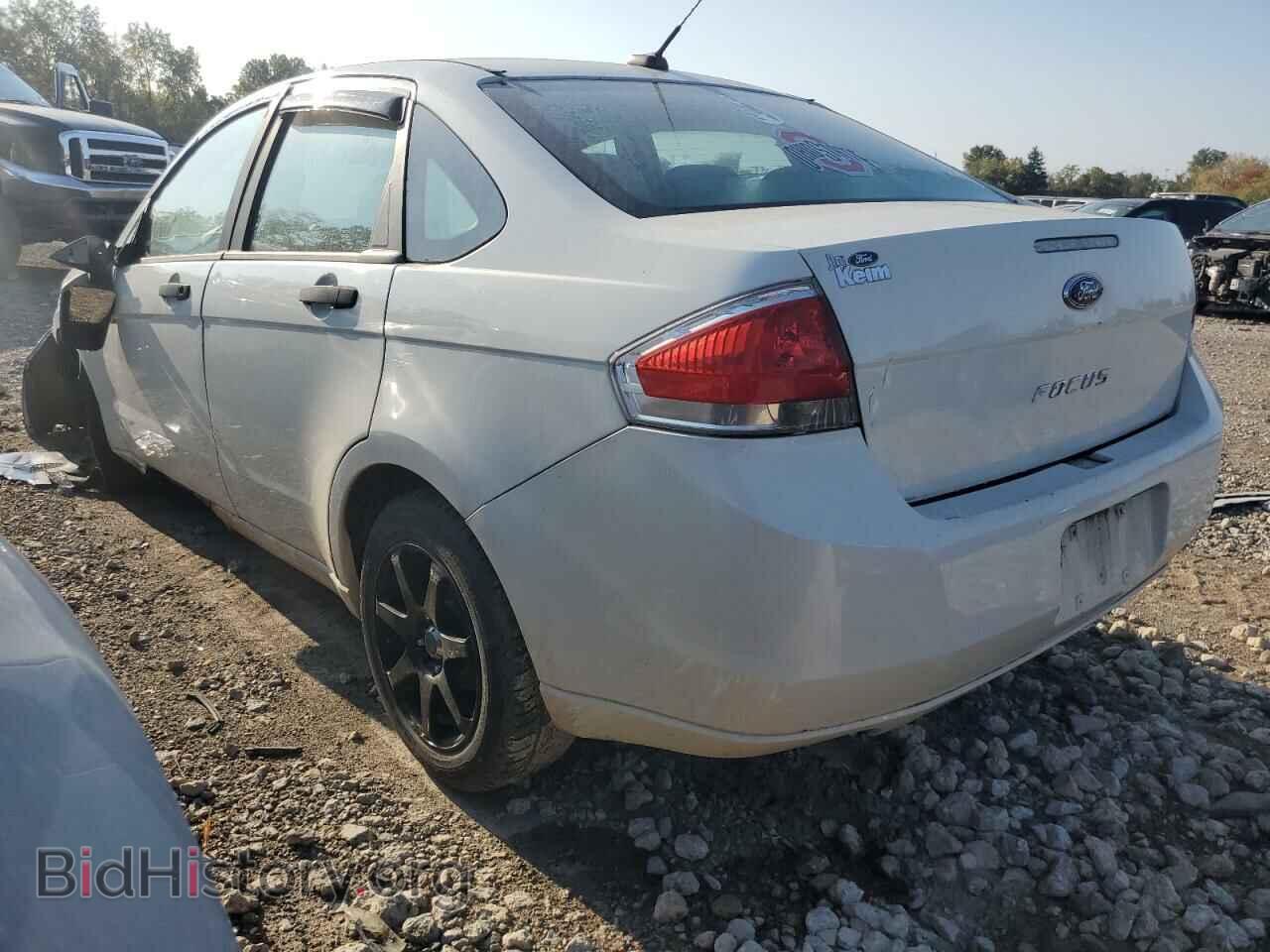 2010 FORD FOCUS - VIN: 1FAHP3ENXAW176269 - Фото 2